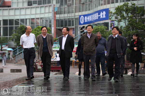 霍健康厅长考察校园建设一
